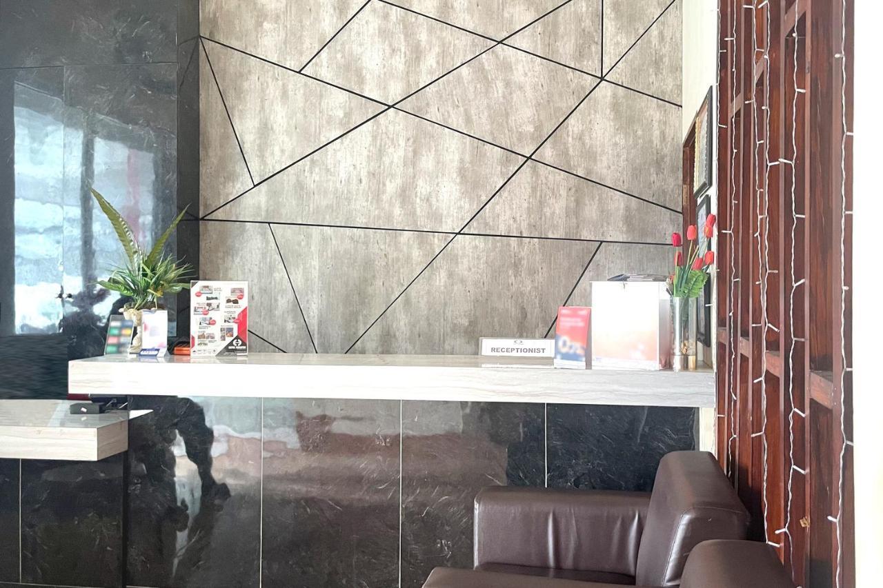 Urbanview Hotel Harapan Palopo ภายนอก รูปภาพ